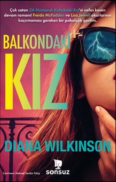 Balkondaki Kız